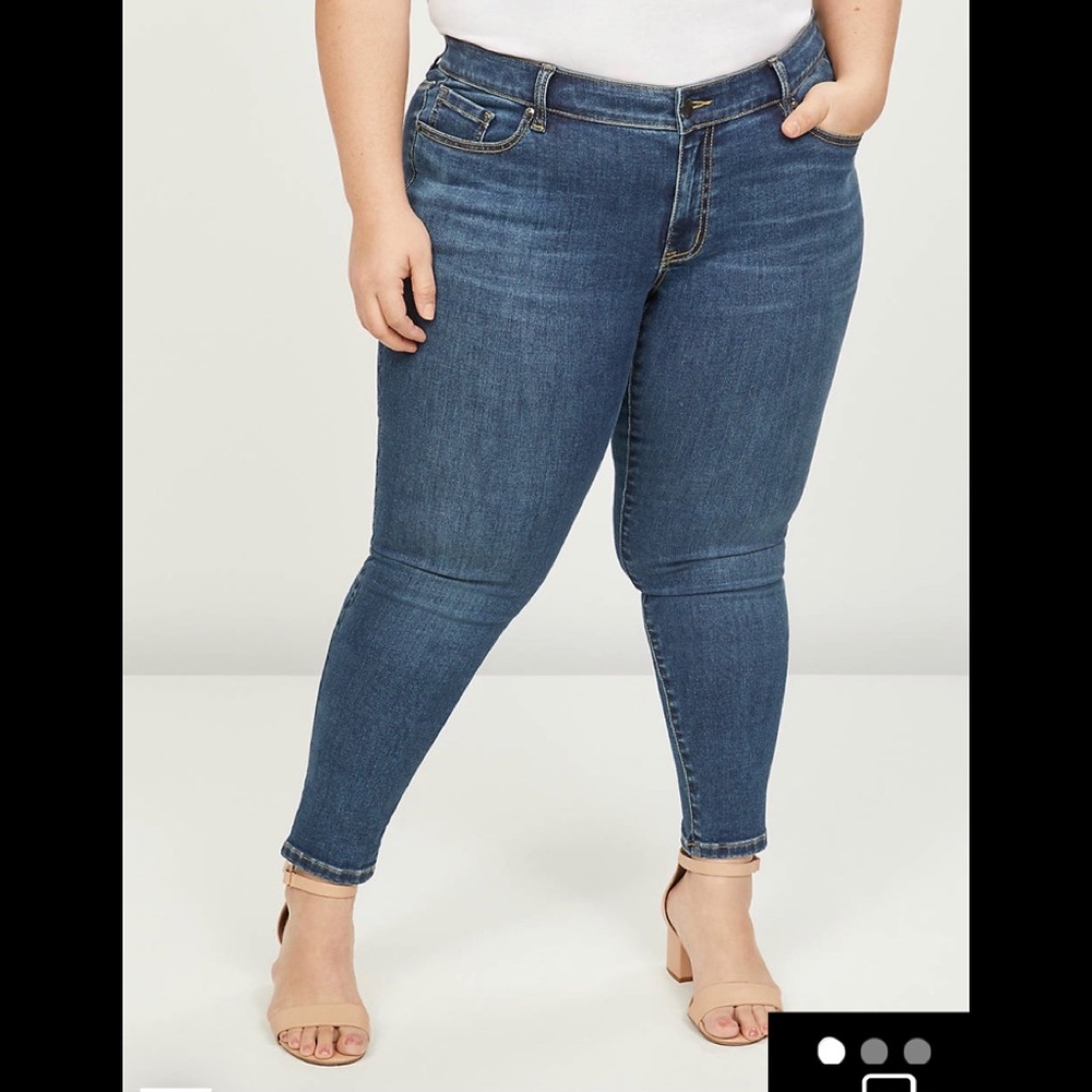 🍐💛🆕LB Skinny Jeans.